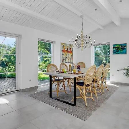 度假居 Stunning In With Kitchen