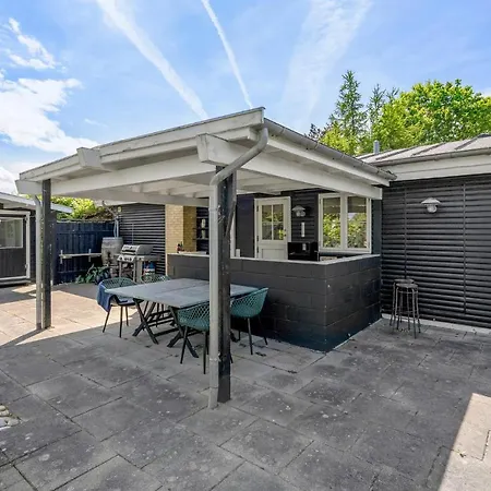 Stunning In With Kitchen